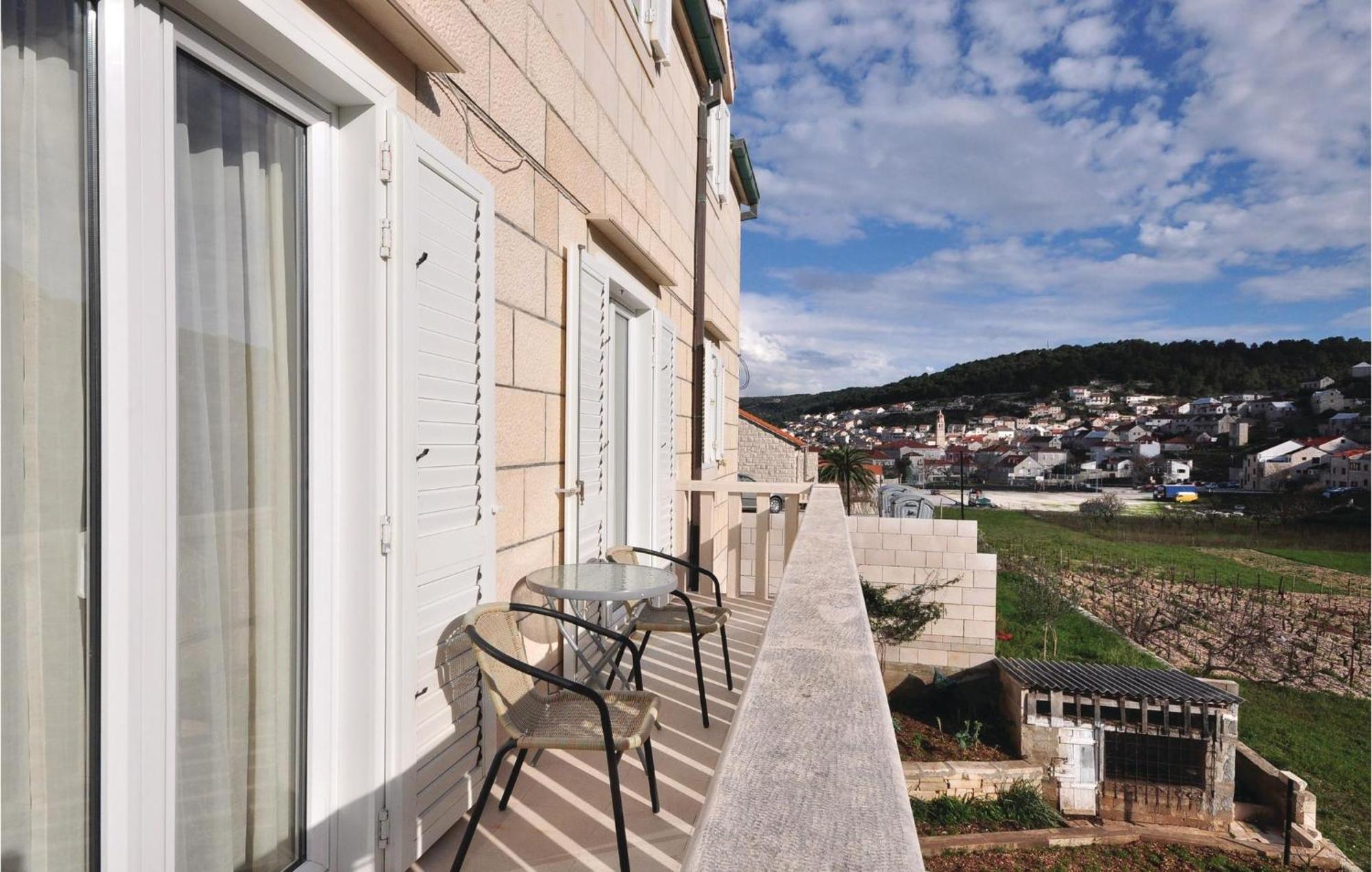 3 Bedroom Awesome Apartment In Pucisca Exterior photo