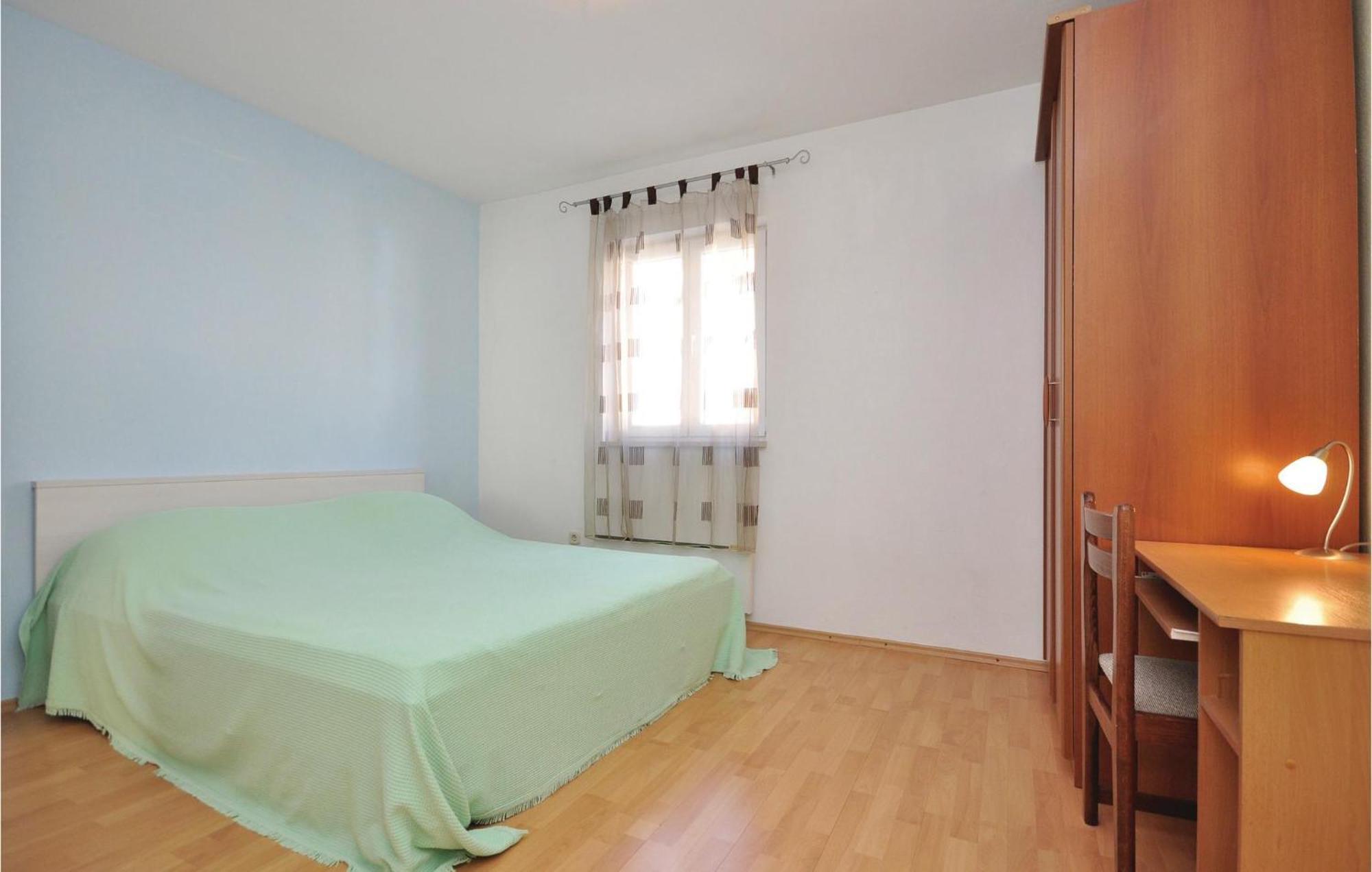 3 Bedroom Awesome Apartment In Pucisca Exterior photo